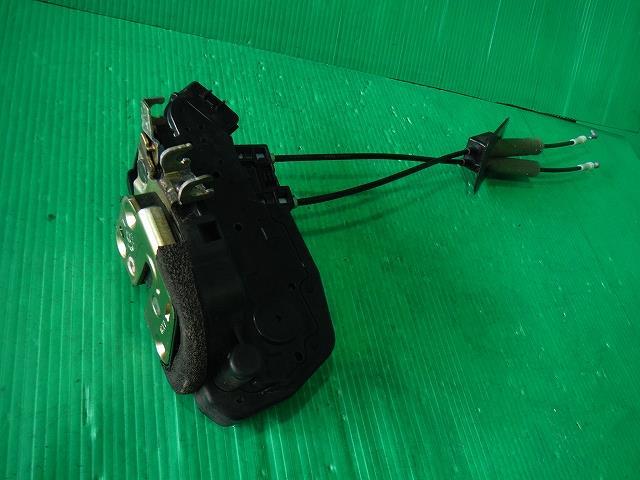 【中古】中古部品 フーガ Y50 左リアドアロックソレノイド 【3340140100-001258196964580】