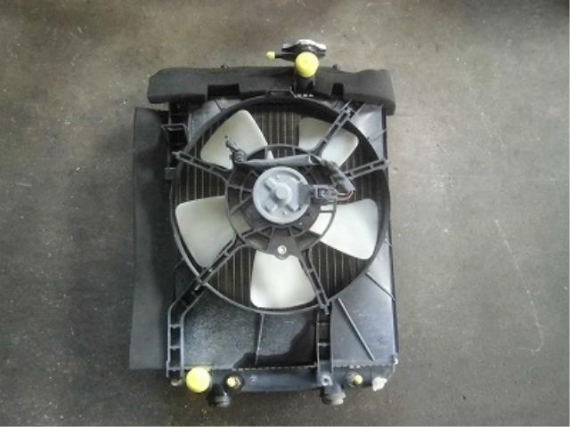 【中古】中古部品 パッソ KGC10 ラジエータ 【3340180100-001482836520400】