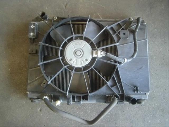 【中古】中古部品 デミオ DY3W ラジエータ 【3340180100-001708399120400】