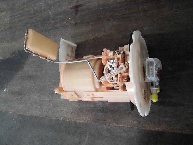 【中古】中古部品 セレナ PC24 フューエルポンプ 【3340180100-000985124620600】