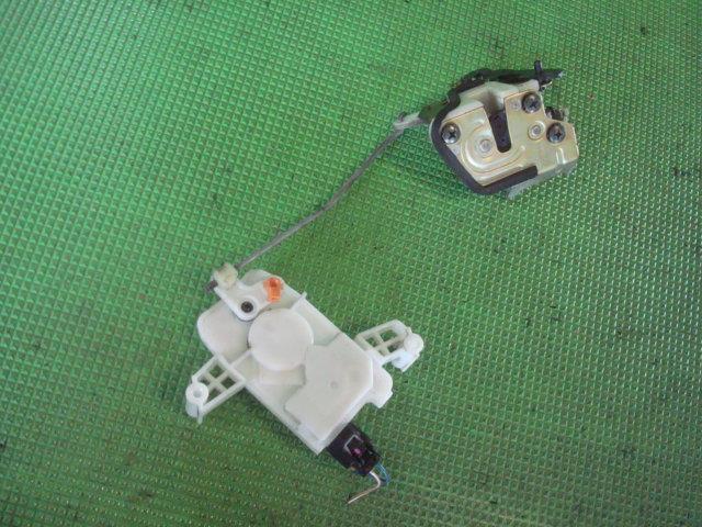 【中古】中古部品 eKワゴン H81W 左リアドアロックソレノイド 【3340220100-001280678964580】