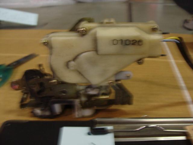 【中古】中古部品 ムーヴ L600S 左リアドアロックソレノイド 【3340220100-000807474464580】