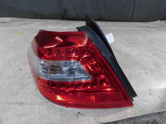 【中古】中古部品 ティアナ J32 左テールランプ 【3330810100-001541378115600】