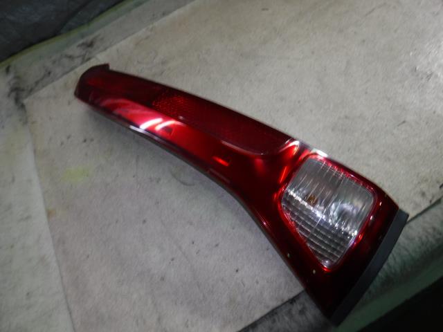 【中古】中古部品 セレナ NC25 左テールランプ 【3330810100-001321297115600】