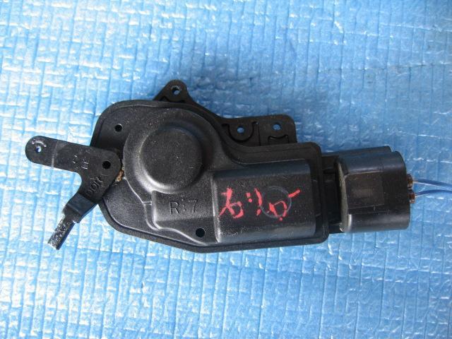 【中古】中古部品 ムーヴ L150S 右リアドアロックソレノイド 【3340240100-000133010364570】