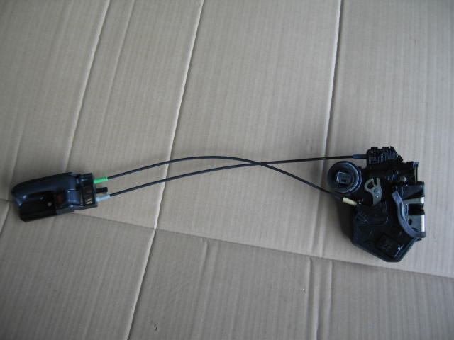 【中古】中古部品 イスト NCP61 左リアドアロックソレノイド 【3340240100-000143005964580】