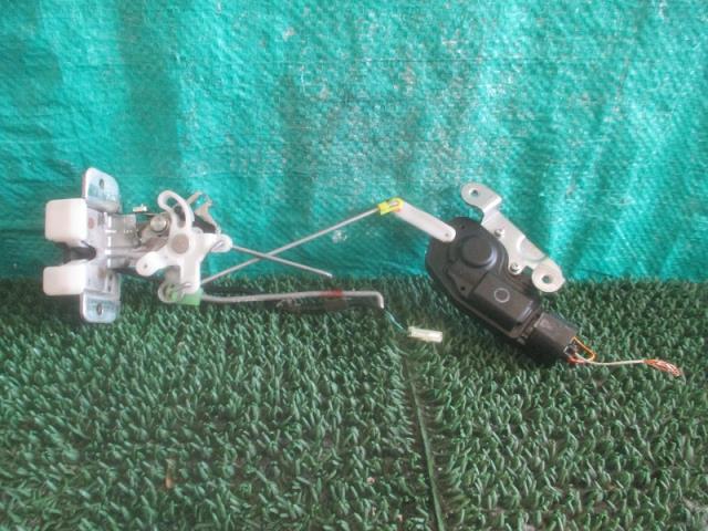 【中古】中古部品 ハイゼット S321V トランク・バックドアロックソレノイド 【3500080000-220203000664590】