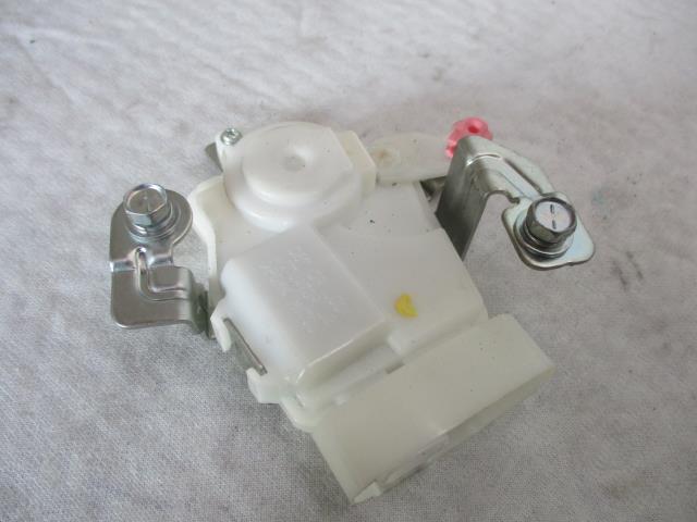 【中古】中古部品 ムーヴコンテ L575S トランク・バックドアクローザーモーター 【3540020100-00000701..