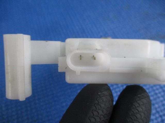 【中古】中古部品 eKワゴン H82W 右リアドアロックソレノイド 【3540020100-000005052164570】