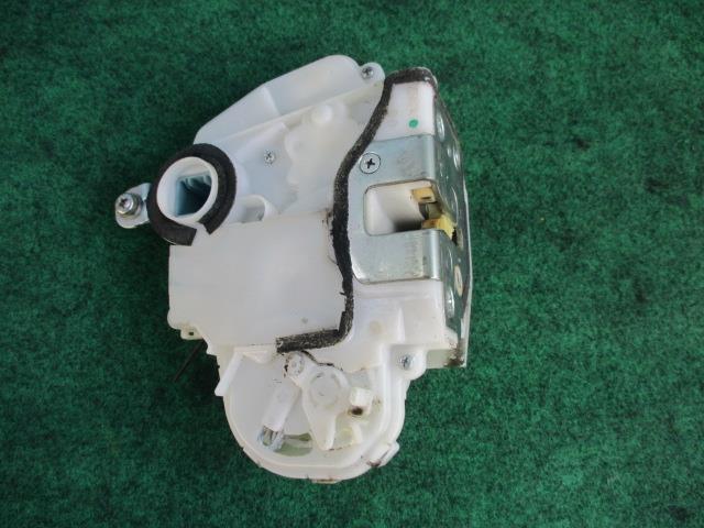 【中古】中古部品 ゼスト JE1 右リアドアロックソレノイド 【3540020100-000004091664572】