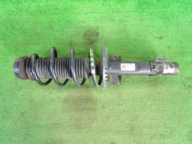 【中古】中古部品 VW ポロ 6RCJZ 右フロントストラット 【3330640100-250421000150110】