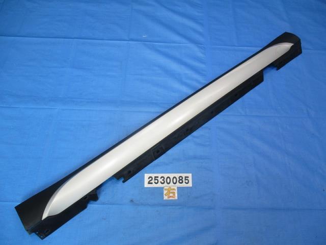 【中古】中古部品 BMW X1 VL18 右サイドステップ 【3310040100-000253008513700】