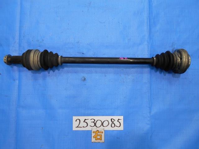 【中古】中古部品 BMW X1 VL18 右リアドライブシャフト 【3310040100-000253008542300】