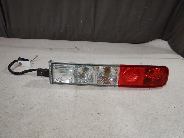 【中古】中古部品 キューブ BNZ11 右テールランプ 【3330810100-001688893615500】