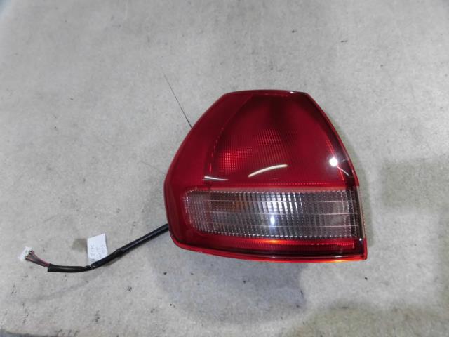 【中古】中古部品 ウイングロード WFY11 左テールランプ 【3330810100-001488809415600】