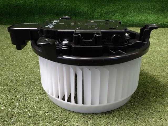 【中古】中古部品 レクサス RX AGL10W ヒーターブロアモーター 【3330200100-242505000067900】