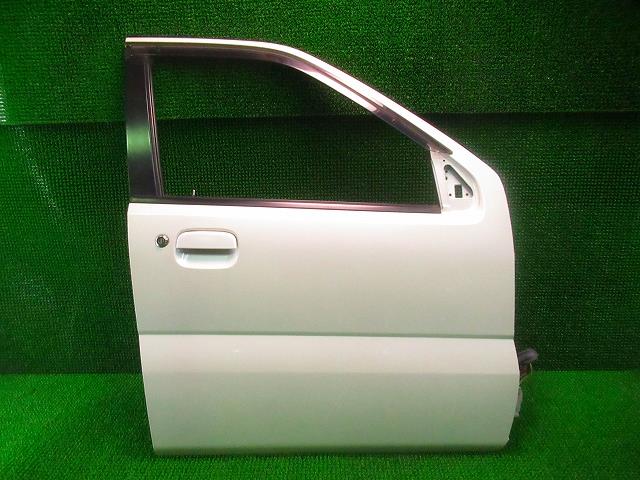 【中古】中古部品 シボレー クルーズ（GM） HR51S 右フロントドア 【3330210100-000037062313100】
