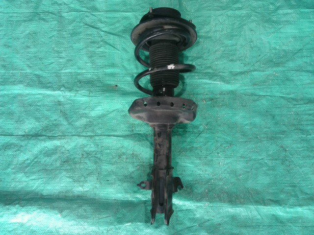 【中古】中古部品 インプレッサ GP3 左フロントストラット 【3310090100-202504050550210】