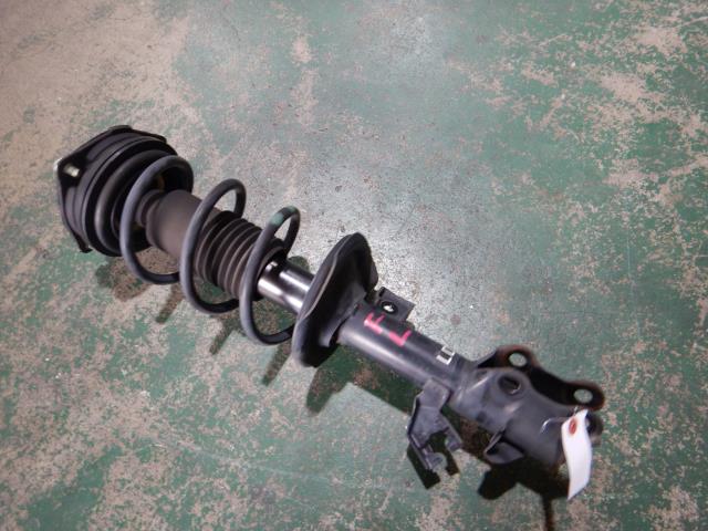 【中古】中古部品 ティーダ ラティオ SC11 左フロントストラット 【3330810100-001648882650210】