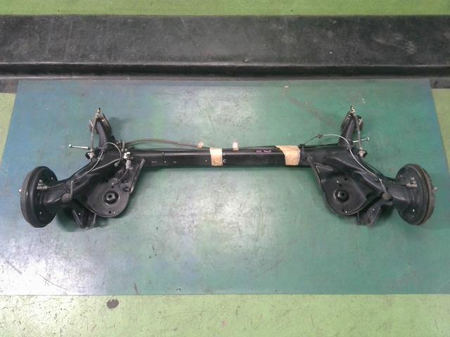 【中古】中古部品 フィット GK3 リアアクスルビーム 【3310200100-000021751153500】