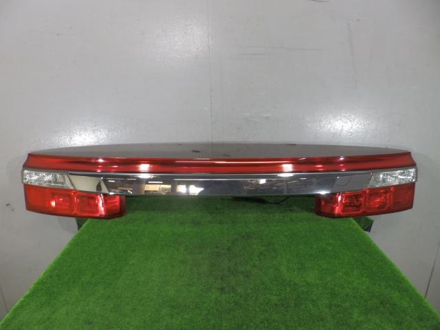 【中古】中古部品 ステップワゴン RG1 リアフィニッシャーパネル 【3260250000-000025052715200】