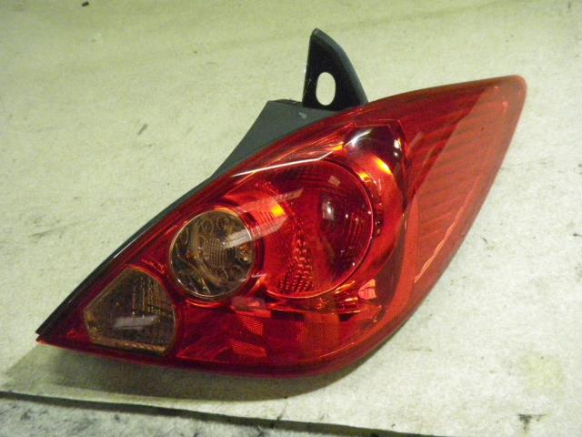 【中古】中古部品 ティーダ C11 右テールランプ 【3330810100-001272954515500】