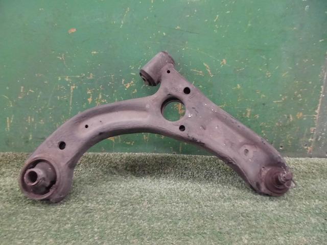 【中古】中古部品 タント LA600S 右フロントロアアーム 【3330150100-000025309251720】