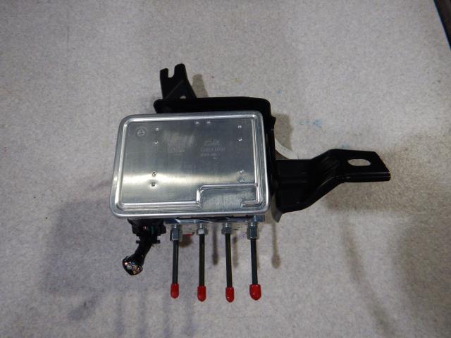 【中古】中古部品 スイフト ZC83S ABSアクチュエーター 【3330810100-250425000142500】