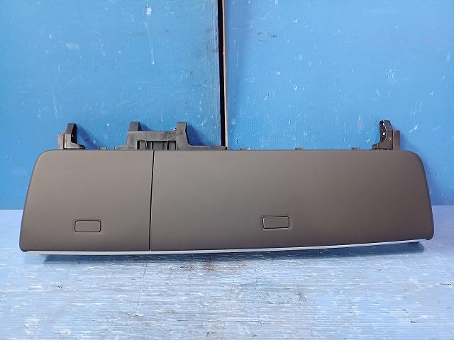 【中古】中古部品 ステップワゴン RP1 グローブBOX 【3310050100-250303000270211】