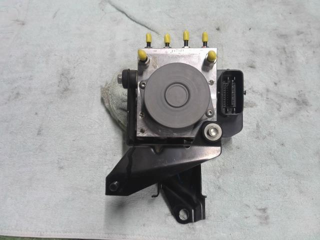 【中古】中古部品 デイズ B21W ABSアクチュエーター 【3310200100-000021830842500】