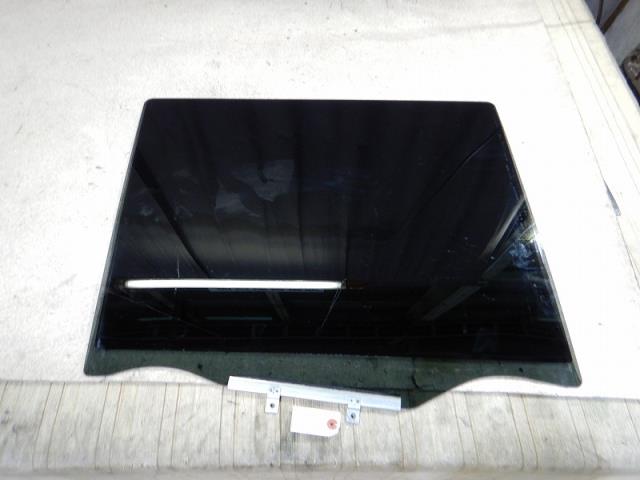 【中古】中古部品 デリカD2 MB15S 右リアドアガラス 【3330810100-001616726013330】