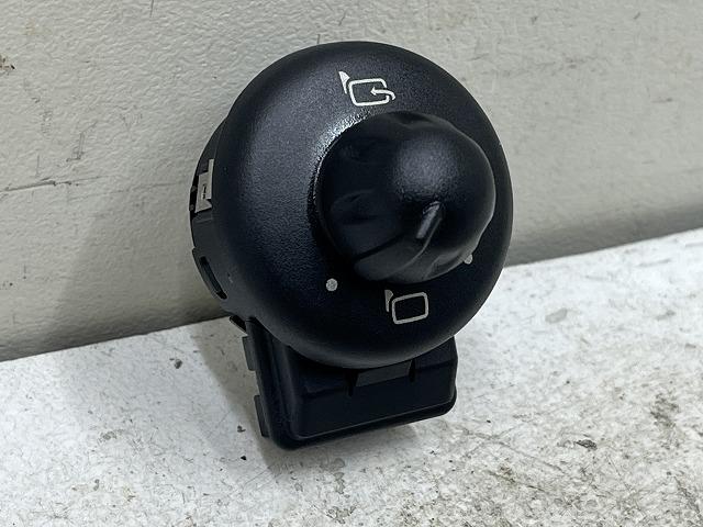 【中古】中古部品 BMW ミニ ML16 ドアミラースイッチ 【3310070100-0000Y0767561850】