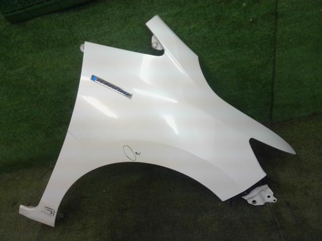【中古】中古部品 シャトル GP7 右フロントフェンダー 【3310540000-0000251437106...