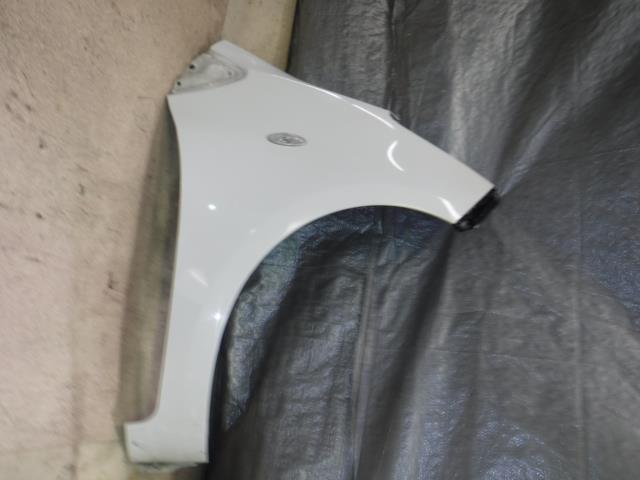 【中古】中古部品 ヴィッツ SCP90 右フロントフェンダー 【3330810100-001355655410600】