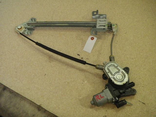 【中古】中古部品 スクラム DG64W 左リアドアレギュレータ・モーター 【3330810100-001241930613420】