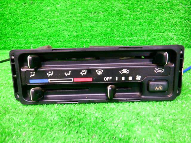 【中古】中古部品 キャリィ DA16T A/Cスイッチパネル 【3340140100-000024301060900】