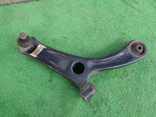 【中古】中古部品 MRワゴン MF33S 右フロントロアアーム 【3340030100-105741000051720】