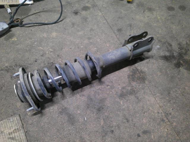 【中古】中古部品 クリッパー U71V 左フロントストラット 【3310410000-000253018650210】