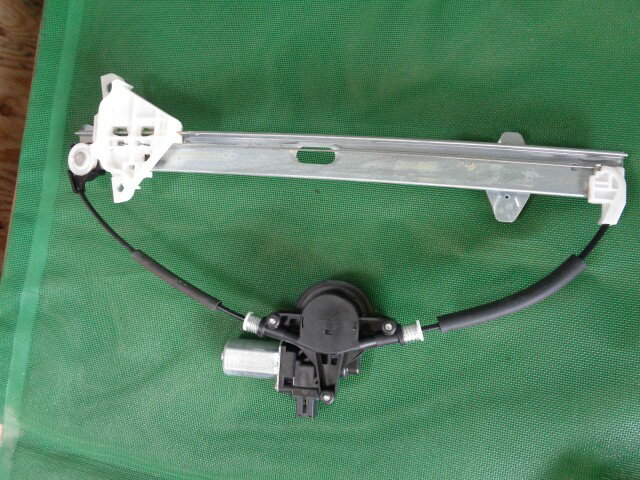 【中古】中古部品 MAZDA6 GJEFP 左フロントドアレギュレータ・モーター 【3330810100-250428000113220】