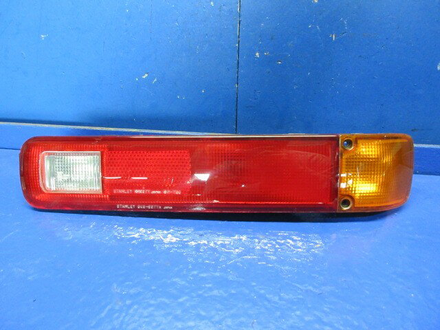 【中古】中古部品 バモスホビオ HM4 右テールランプ 【3310270100-000014768515500】