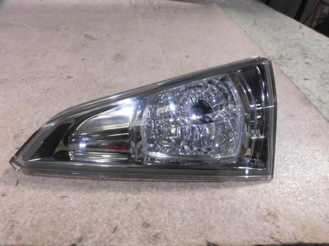 【中古】中古部品 カルディナ AZT241W リアフィニッシャーパネル 【3330810100-001495268315200】