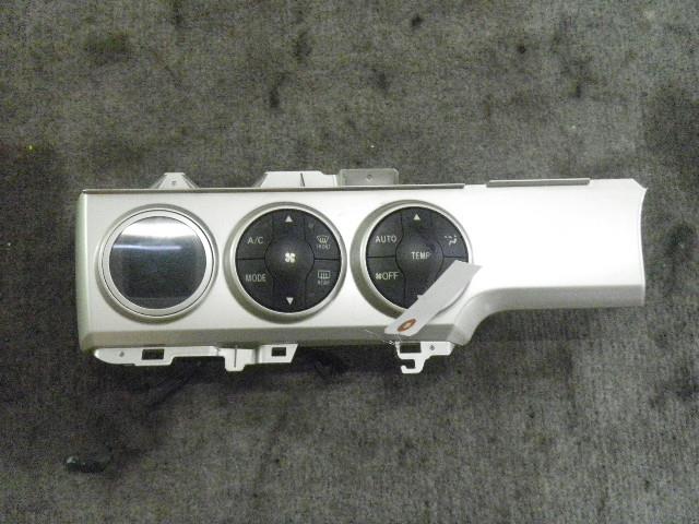 【中古】中古部品 カローラルミオン NZE151N A/Cスイッチパネル 【3330810100-001173307860900】