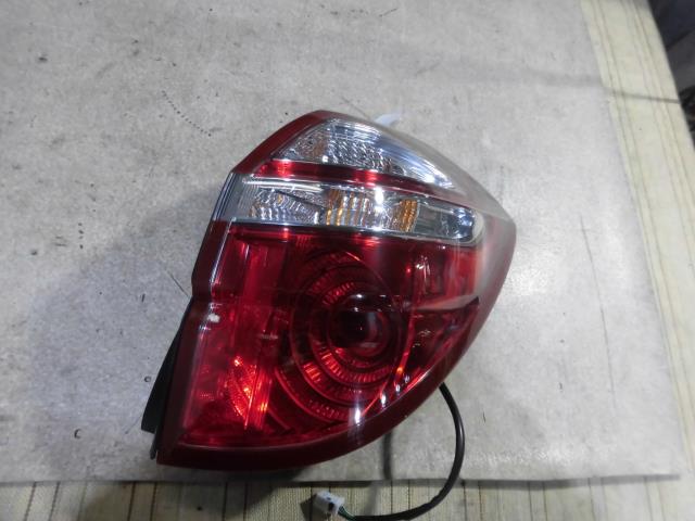 【中古】中古部品 レガシィ BP5 右テールランプ 【3330810100-001580326115500】