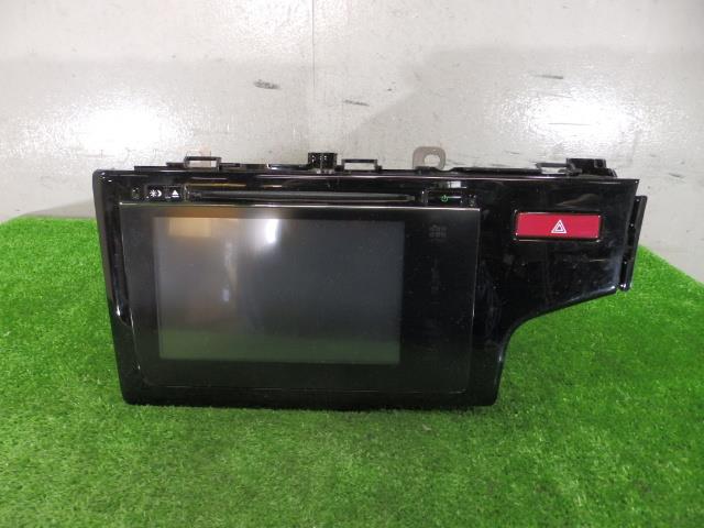 【中古】中古部品 フィット GP5 カーナビゲーション 【3260250000-000025061361310】