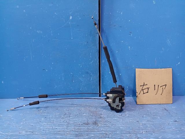 【中古】中古部品 キューブ YGZ11 右リアドアロックソレノイド 【3310050100-000203020964570】