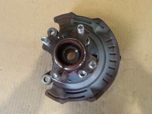 【中古】中古部品 ハスラー MR41S 左フロントナックルハブ 【3340220100-000226004544340】