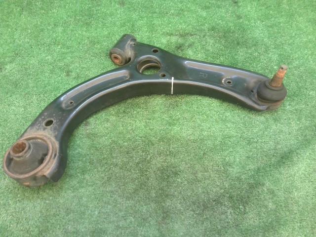 【中古】中古部品 ウェイク LA700S 右フロントロアアーム 【3260240000-250508000551720】