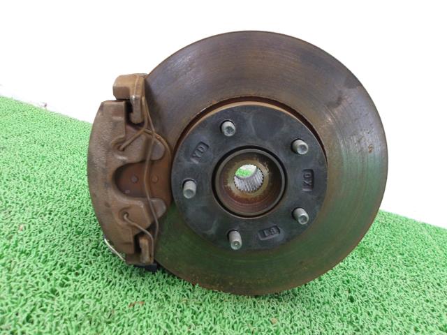 【中古】中古部品 プレマシー CWEFW 右フロントナックルハブ 【3310250100-000253012044310】