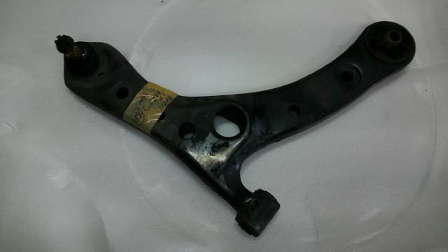 【中古】中古部品 ノア AZR60G 右フロントロアアーム 【3500080000-250329000551720】