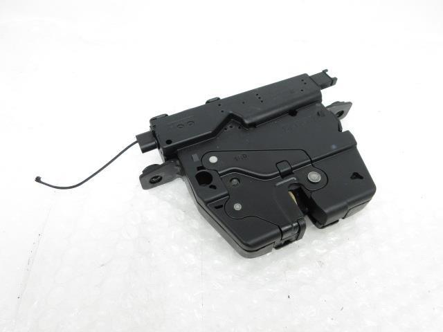 【中古】中古部品 BMW 5シリーズ FP25 トランク・バックドアロックソレノイド 【3500170000-220408504464590】